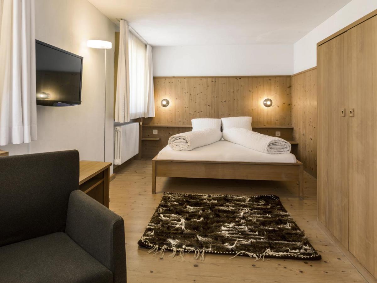 Hotel Alpina Vals Exterior photo